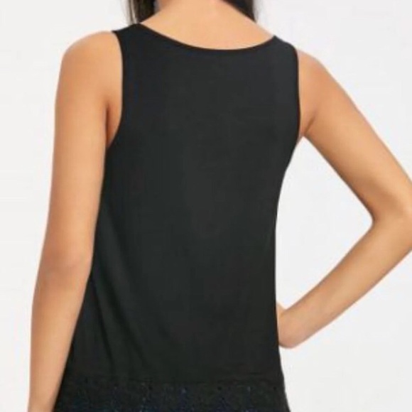 NWT! Sheer Lace hem Tank top - Picture 2 of 6